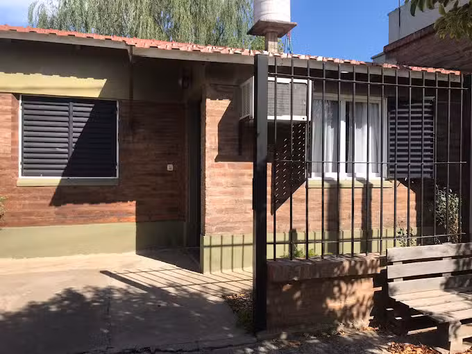Alquileres de casas departamentos temporales en pehuajo Los lirios