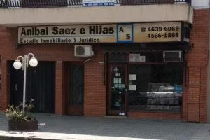 Anibal Saez e Hijas