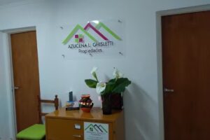 Azucena L Ghisletti Propiedades