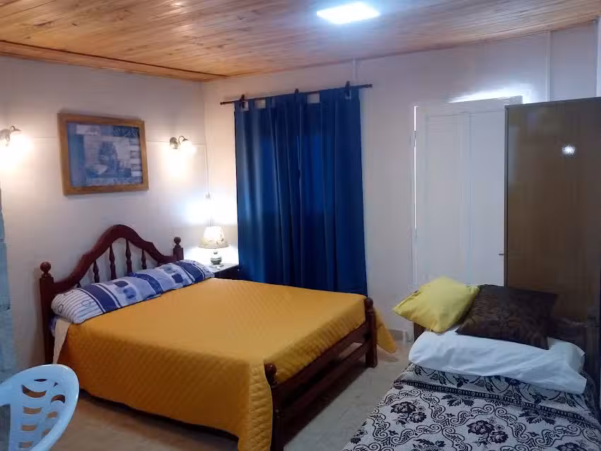 Caba&ntilde;as Del Rio Dulce