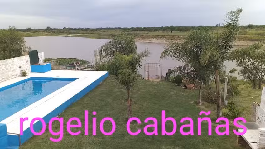 Caba&ntilde;as Don Rogelio Sobre El Rio En el casco c&eacute;ntrico