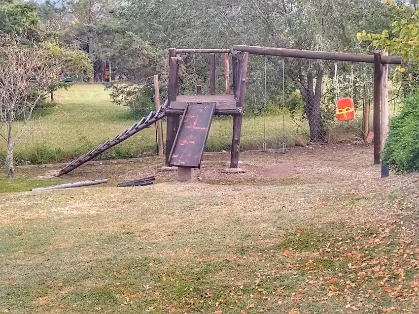 Caba&ntilde;as Lomas Del Dique