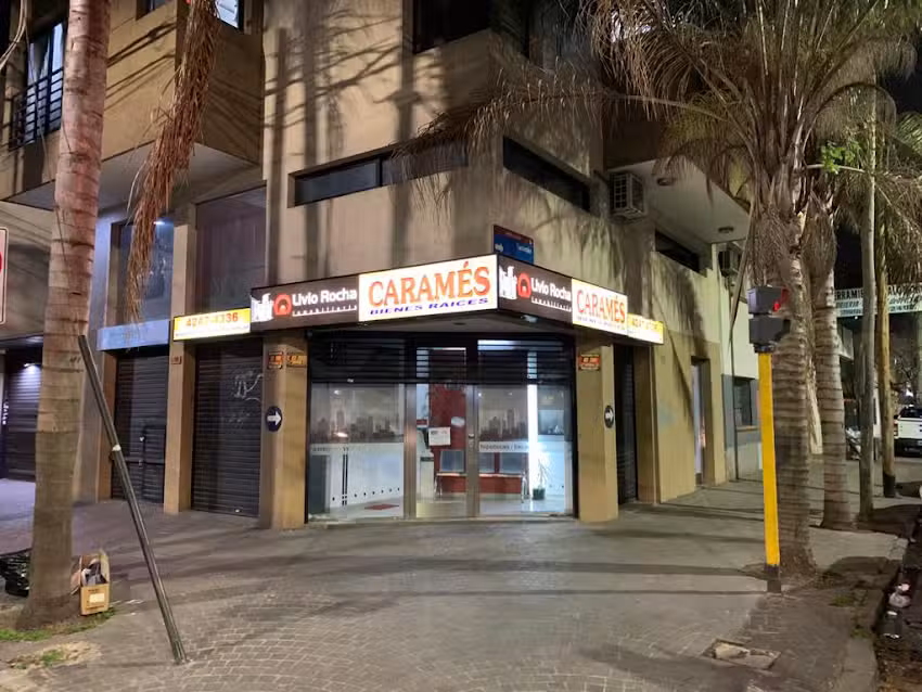 Caram&eacute;s Bienes Ra&iacute;ces Lan&uacute;s Este