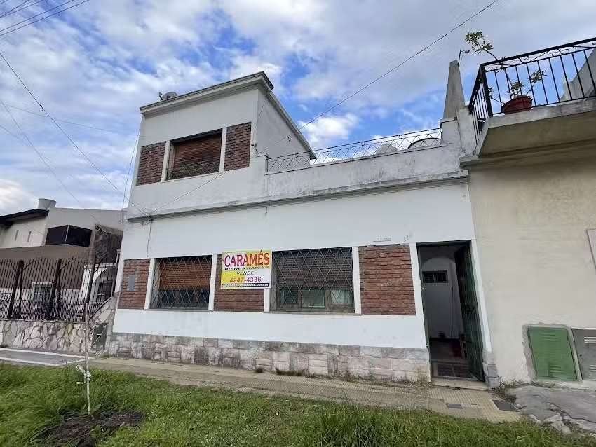 Caram&eacute;s Bienes Ra&iacute;ces Lan&uacute;s Oeste