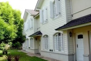 Hojas Doradas Raylen