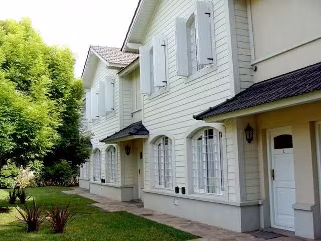 Hojas Doradas Raylen