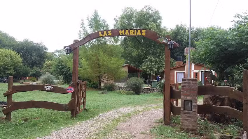 Las marias frente al rio