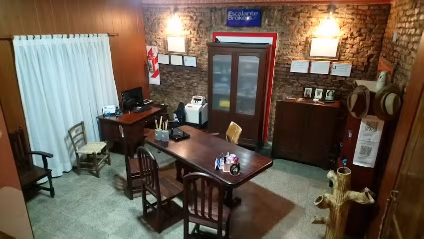 Mcp Laura Juan Brokers