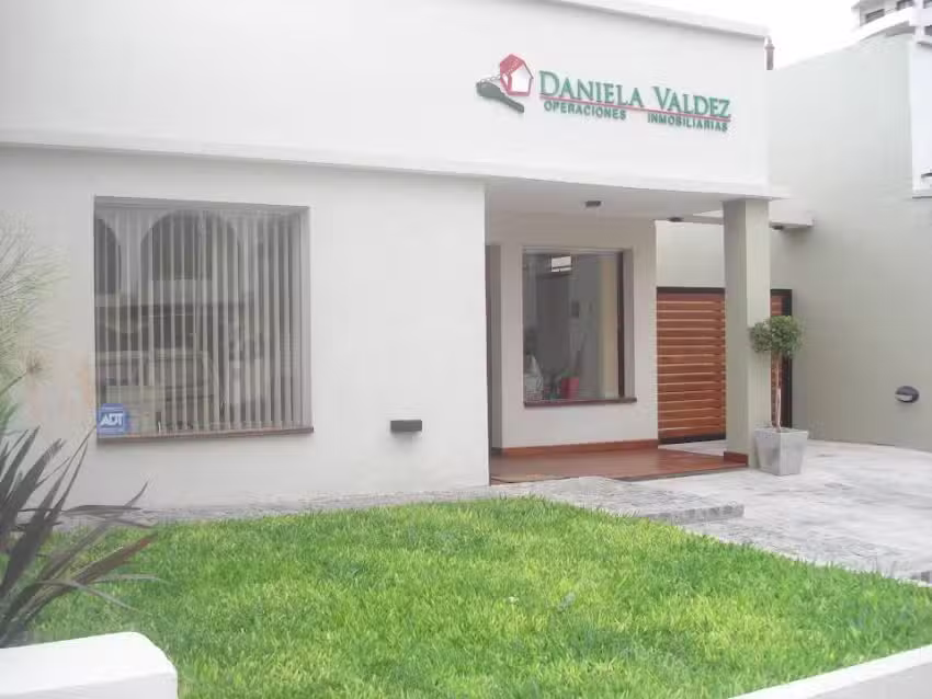 Operaciones Inmobiliarias Daniela Valdez