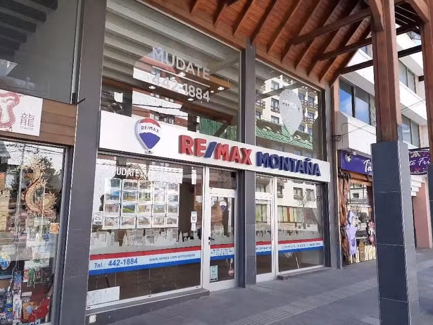 Remax Monta&ntilde;a