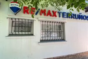 Remax Terru&ntilde;os